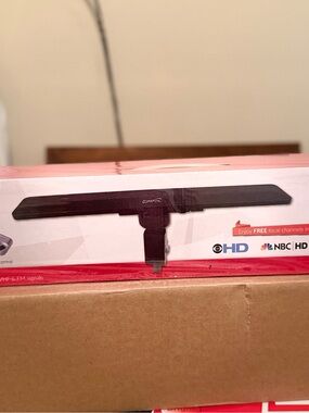 SuperSonic 360° HDTV Digital Amplified Motorized Rotating Antenna - Black